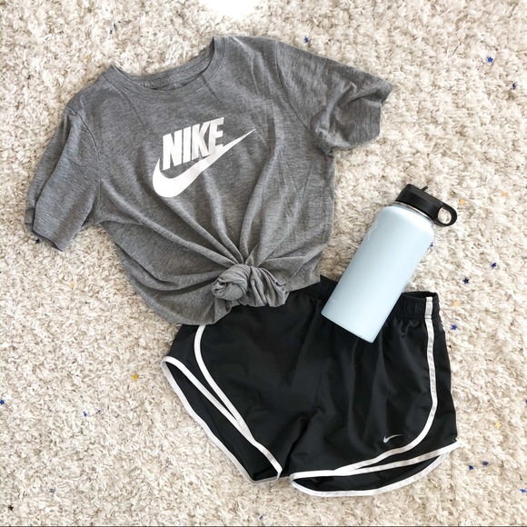 Nike Tops - SALE Nike // Gray Short Sleeve Shirt